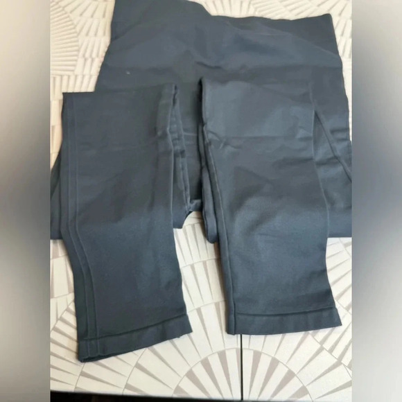 BLANQI EVERYDAY
Highwaist Postpartum + Nursing Support Leggings Size Large - Picture 6 of 6